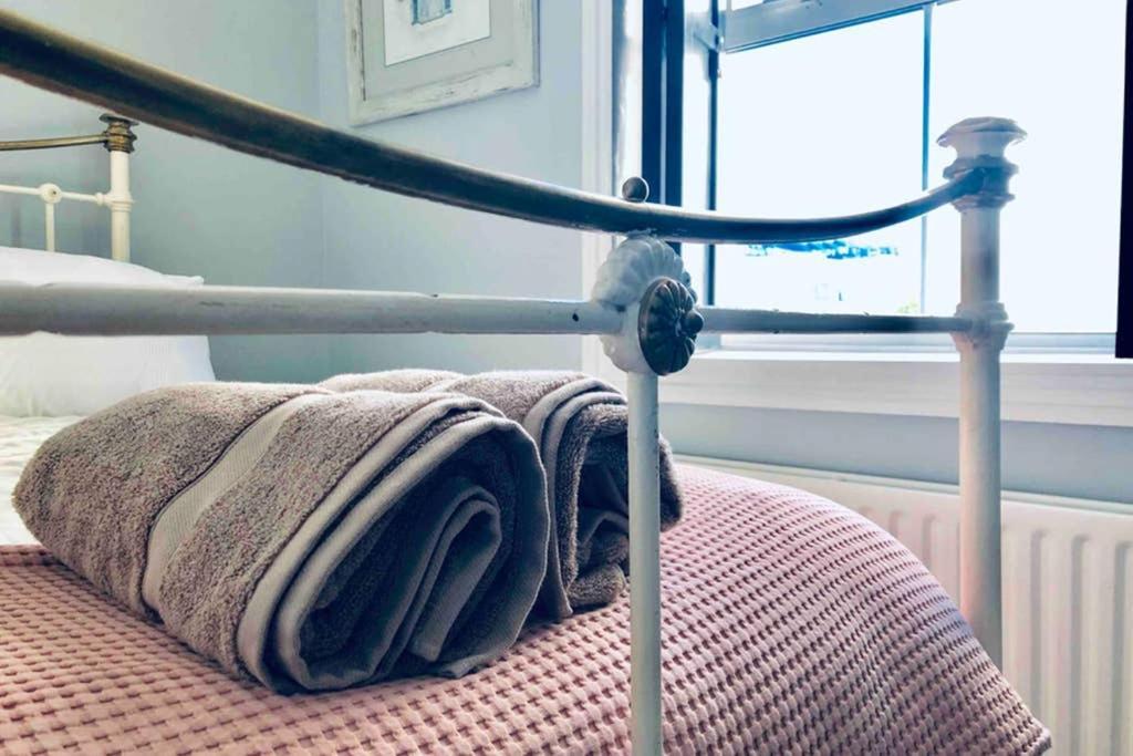 Seaside Escape - Gorgeous 2 Bed Apartment In St-Leonards-On-Sea 哈斯丁 外观 照片